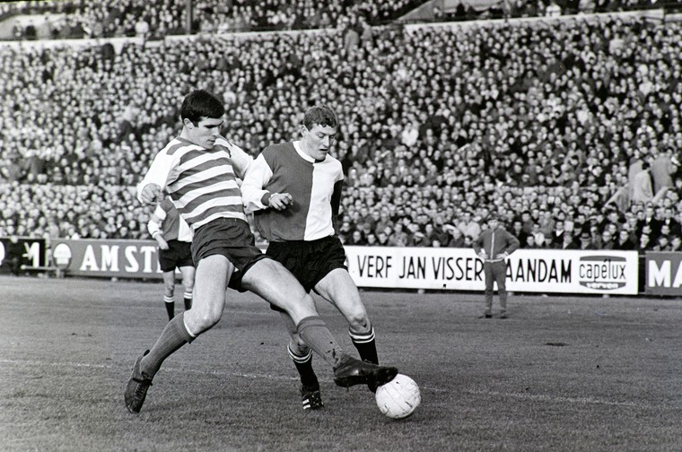 Vanaf 1968 vormt Jansen met Willem van Hanegem acht jaar lang een fameus koppel op het middenveld, waarmee Feyenoord tot de Europese en de mondiale top reikt. Hier staan ze nog tegenover elkaar. Van Hanegem speelt dan nog voor Xerxes.