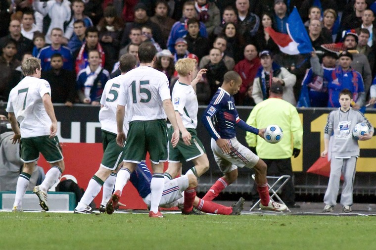 De beruchte handsbal van Thierry Henry tegen Ierland in het najaar van 2009.