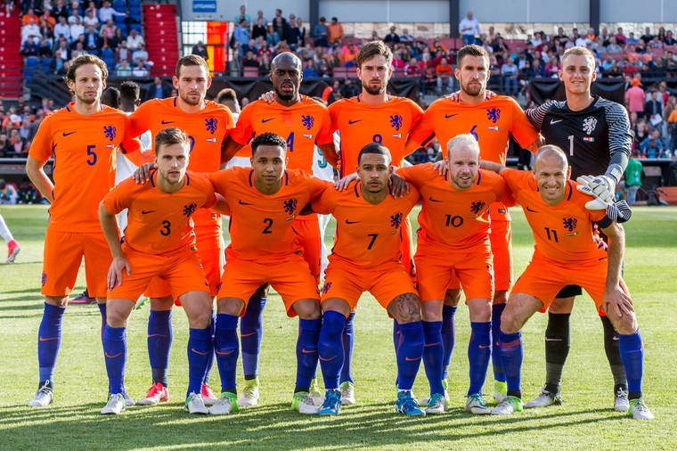 Het Nederlands elftal voor de oefenwedstrijd tegen Ivoorkust.