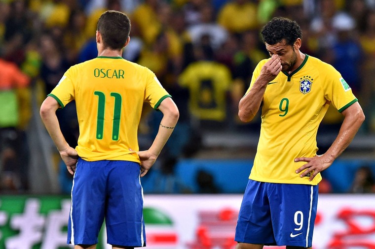 Fred en Oscar treuren tijdens Brazilië-Duitsland.