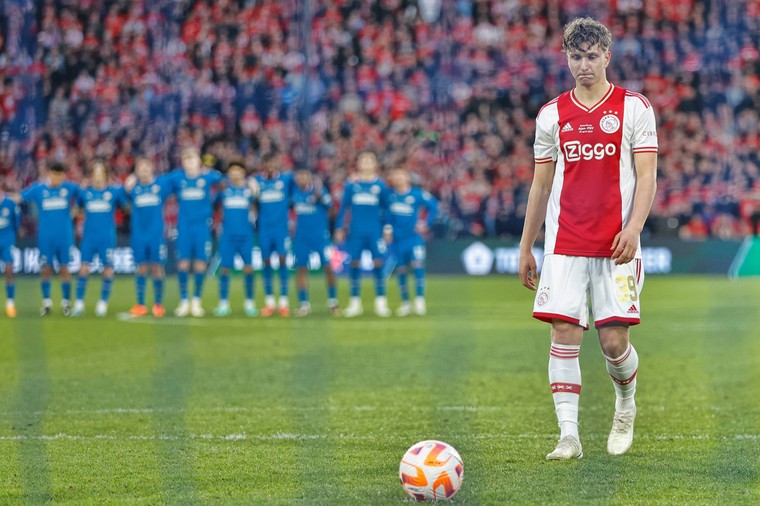Mika Godts schoot in de bekerfinale tegen PSV zijn strafschop raak. 