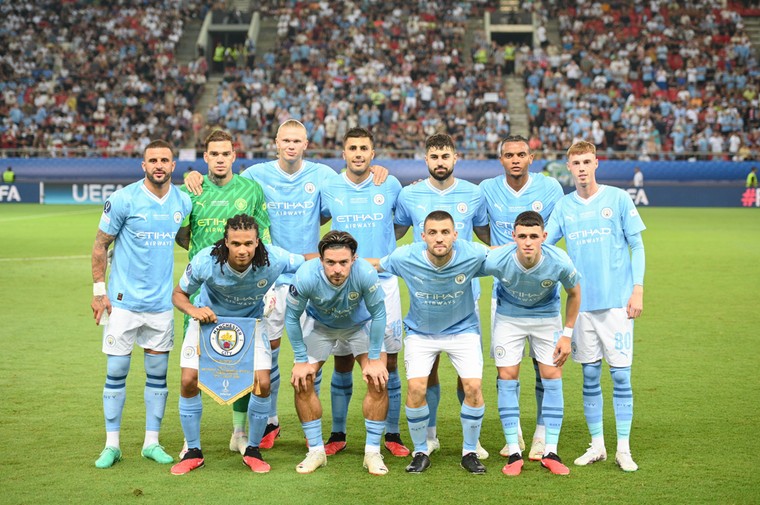 De basisspelers van Manchester City, met linksonder Nathan Aké.