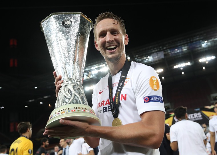 Luuk de Jong na de Europa League-winst met Sevilla in 2020: de huidige spits van PSV scoorde twee keer in de finale tegen Internazionale.