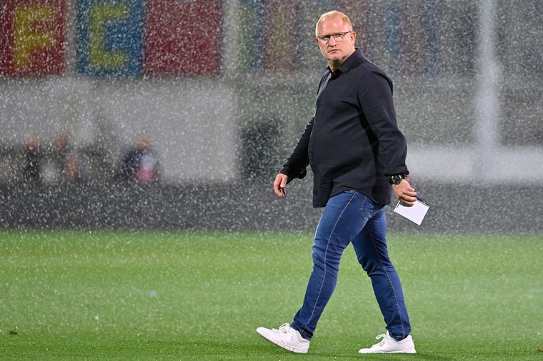 Technisch directeur Heiko Vogel was vorig seizoen ook al drie maanden interim-trainer na het ontslag van oud-spits Alexander Frei.