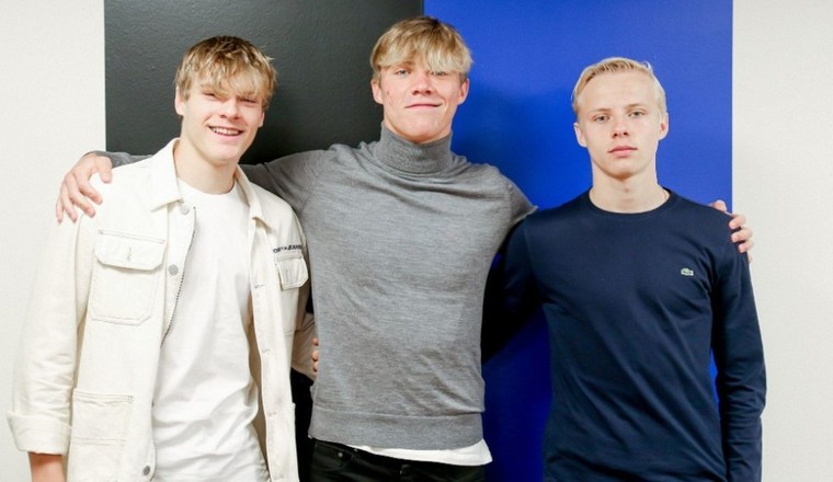 Rasmus Højlund speelde net als zijn jongere broers Emil (links) en Oscar (rechts) voor Kopenhagen, dat hem in januari 2022 verkocht aan Sturm Graz.