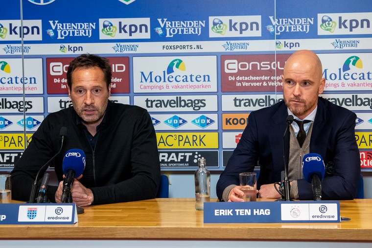 Van &#039;t Schip als trainer van PEC Zwolle aan de zijde van toenmalig Ajax-coach Erik ten Hag in december 2018, vlak voordat hij werd ontslagen.