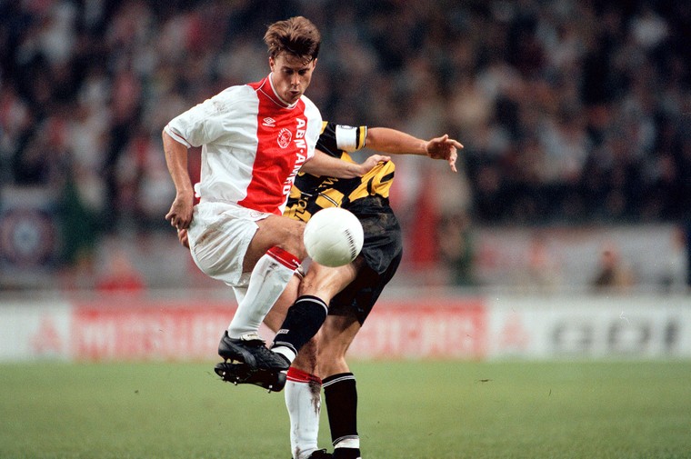 Brian Laudrup speelde in het seizoen 1999/2000 bij Ajax, toen de Amsterdammers ondanks dertien goals van de Deense aanvaller als vijfde eindigden in de Eredivisie.