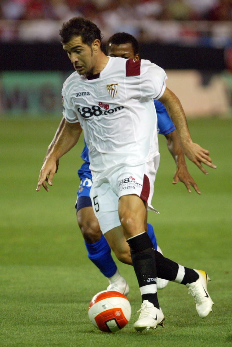 Maresca als speler in actie voor Sevilla.