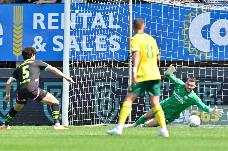 PSV-doelman Drommel kon het puntenverlies in zijn eerste competitieduel van het seizoen niet voorkomen