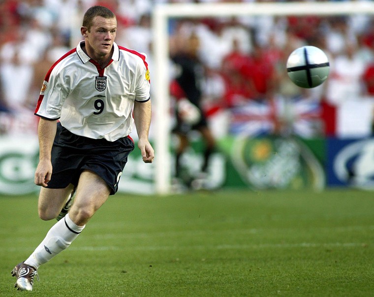 Wayne Rooney in actie op het EK in 2004.