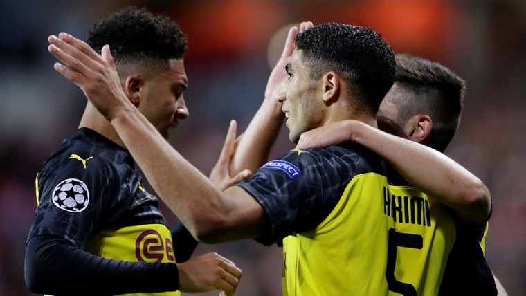 Genadeloos Dortmund doet dapper Slavia pijn