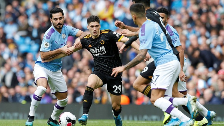 Zwak Manchester City kijkt tegen grote achterstand aan na dreun