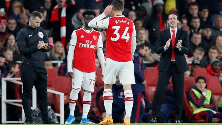 Prominenten fileren Xhaka: 'Hij heeft geen toekomst meer bij Arsenal'