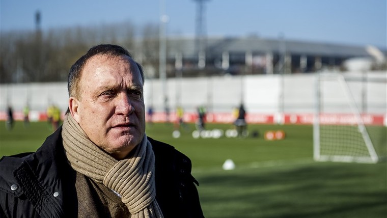 Advocaat leidt training Feyenoord: 'Dick was de enige kandidaat'
