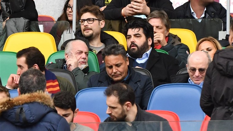 Napoli-voorzitter veegt vloer aan met arbitrage na rood 'gentleman' Ancelotti