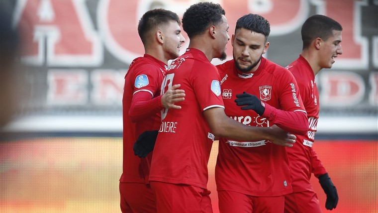 PEC Zwolle zakt verder weg bij FC Twente na kolderieke tegengoal