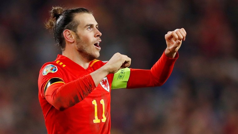 Wales, Golf, Madrid: Bale gooit olie op het vuur met spandoek