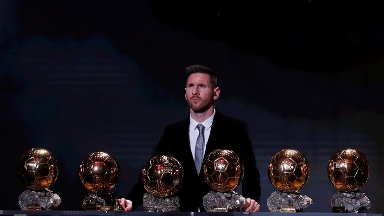 Messi klopt Van Dijk en is Ronaldo voorbij met Gouden Bal-verzameling