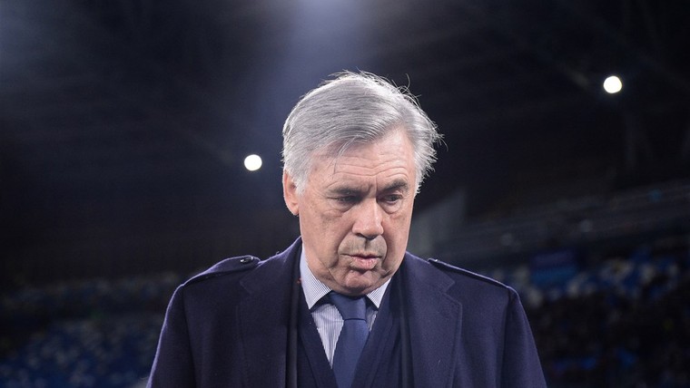 Meedogenloos Napoli zet Ancelotti op straat
