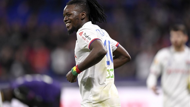 Bakker ziet PSG ruim winnen, Traoré vervangt Memphis met verve