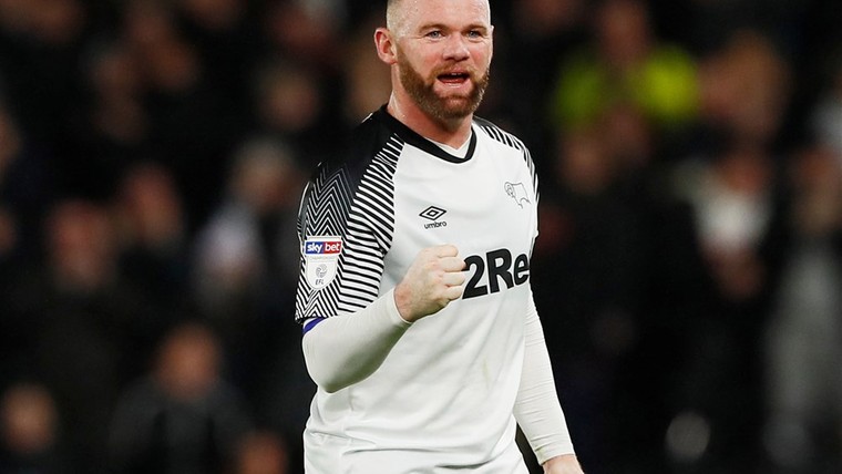 Cocu geniet van uitstekend debuut Rooney bij Derby County
