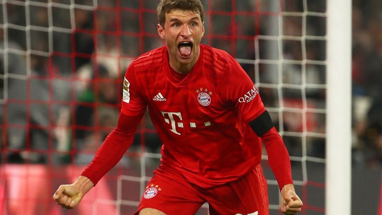 Bayern toont spierballen in eenzijdige topper en kan koppositie ruiken