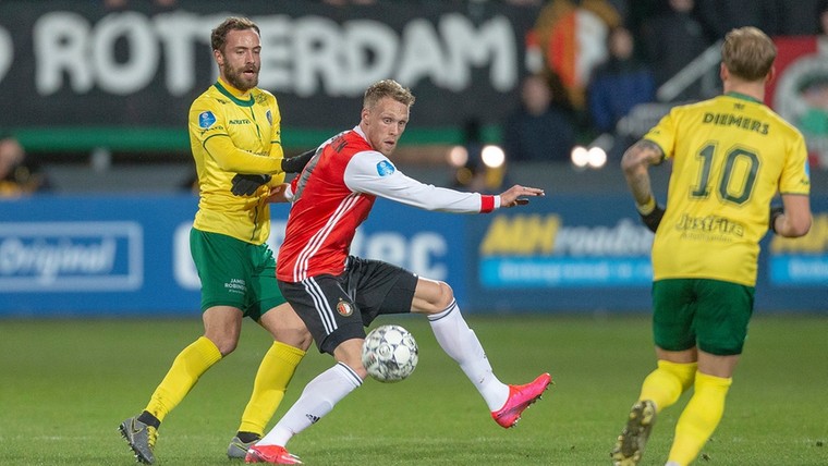 Narsingh schiet Feyenoord in slotseconden naar kwartfinale