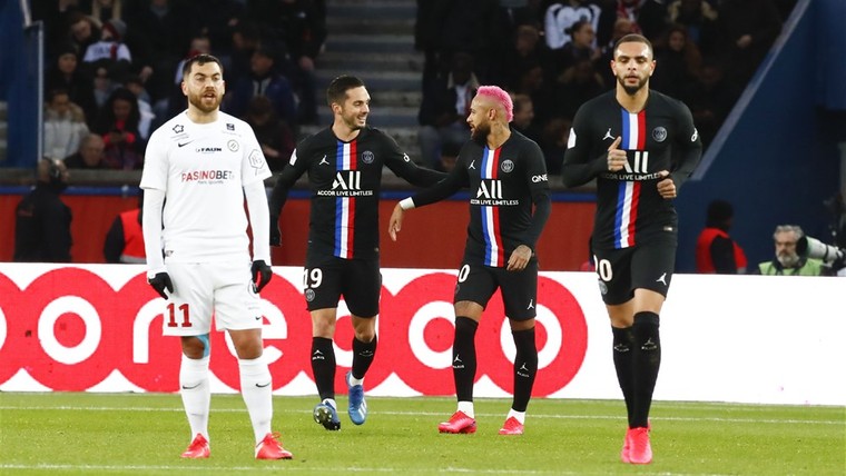 Lachwekkende eigen goal Montpellier draagt bij aan veegpartij PSG