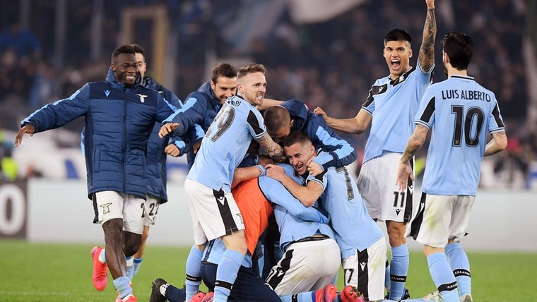 Lazio zet dankzij ongelukkige De Vrij titelstrijd in vuur en vlam