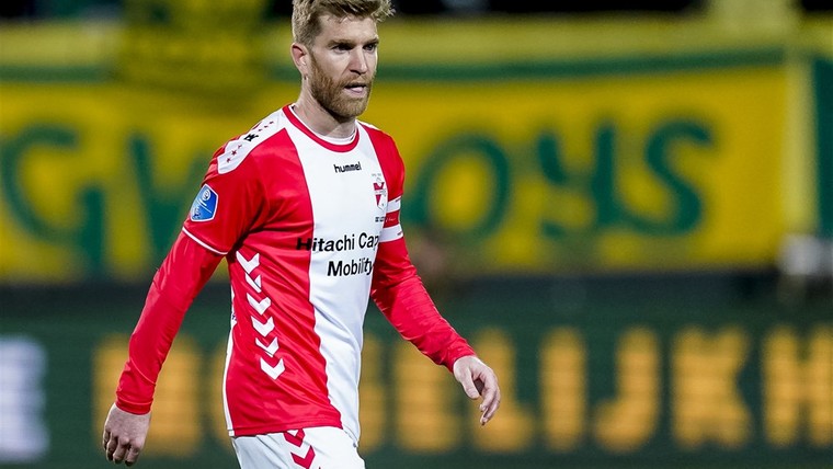 FC Emmen slikt forse tegenvaller: clubtopscorer De Leeuw onder het mes