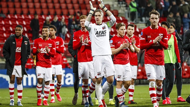 Koeman looft AZ: 'Knap als je nu nog gelijke tred houdt met Ajax'