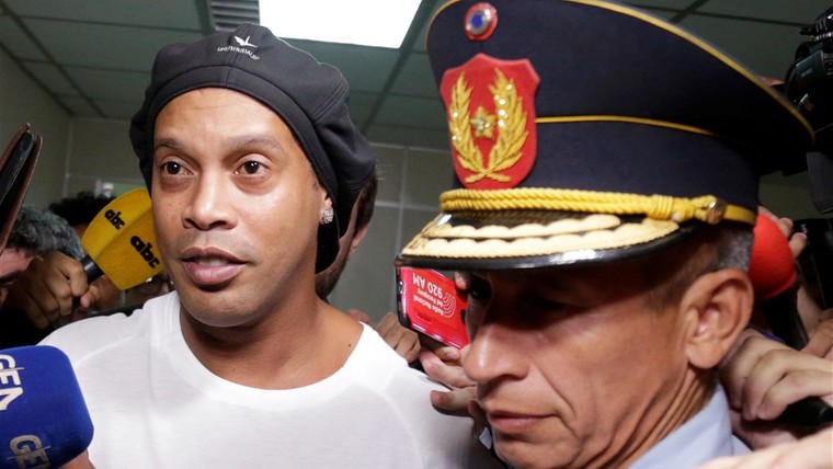 Ronaldinho betaalt borgsom en verlaat Paraguayaanse gevangenis