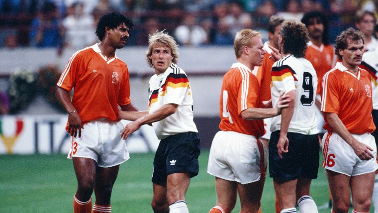 Rudi Völler, mikpunt van haat en de beruchte fluim van Rijkaard