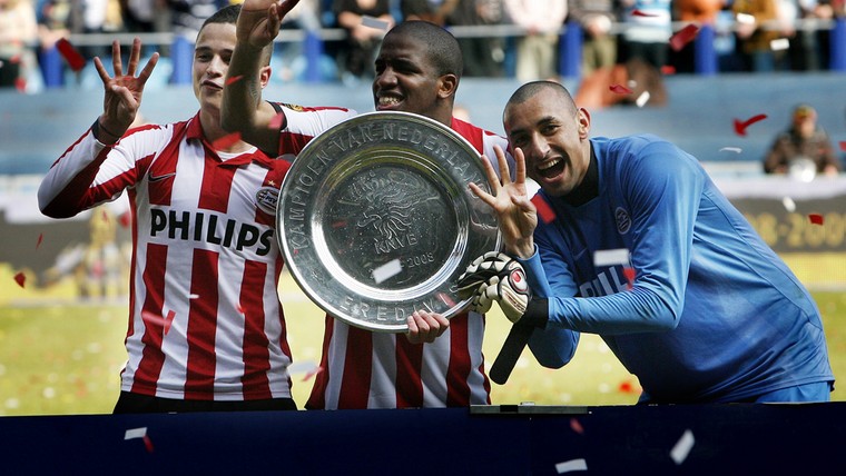 Afellay blikt terug op Ajax-plaagstootje, Willem II-fans bedanken Gladon
