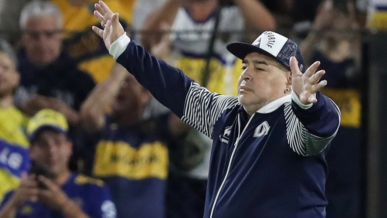 Maradona krijgt vertrouwen na 'KNVB-achtig' besluit in Argentinië 