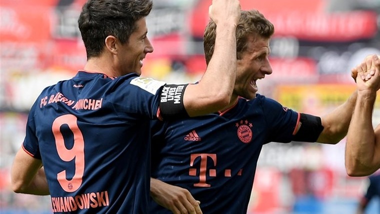 Smetjes op dag vol mijlpalen voor Müller en Lewandowski 