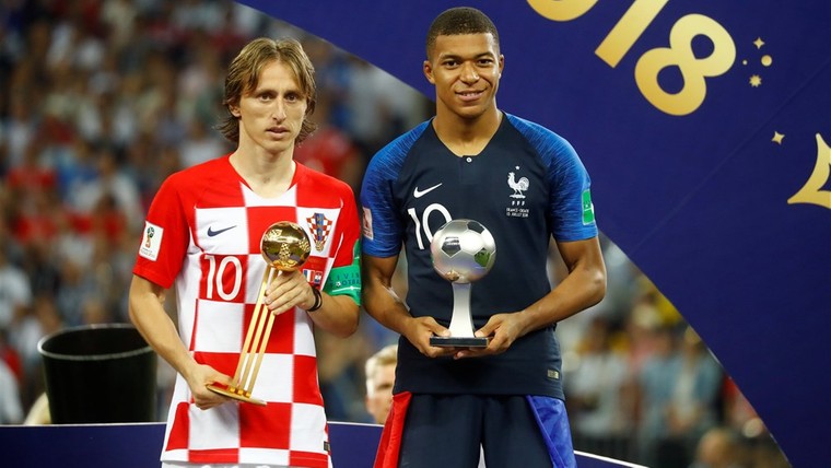 Modric adviseert Mbappé: 'Hij moet vertrekken bij PSG om de beste te worden'