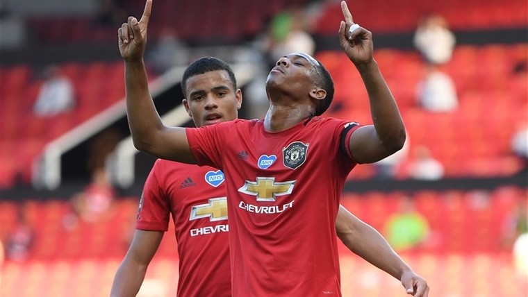 Manchester United swingt als vanouds, Martial volgt Van Persie op
