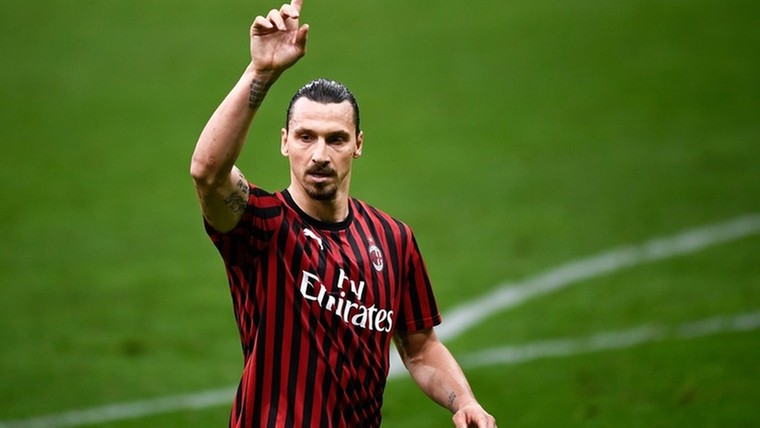 Zlatan blijft definitief bij Milan: 'Ben hier niet om de mascotte te zijn'