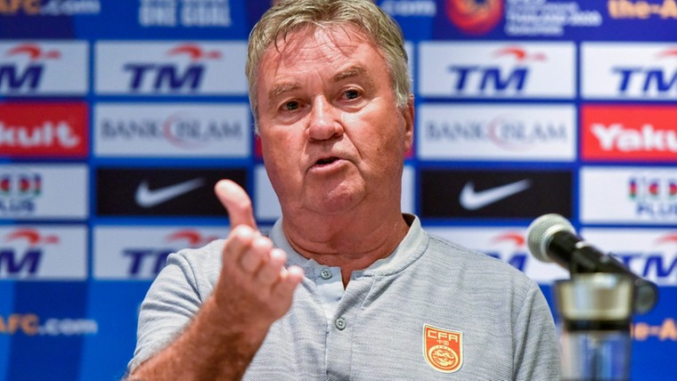 Curaçao strikt Hiddink als bondscoach én technisch directeur