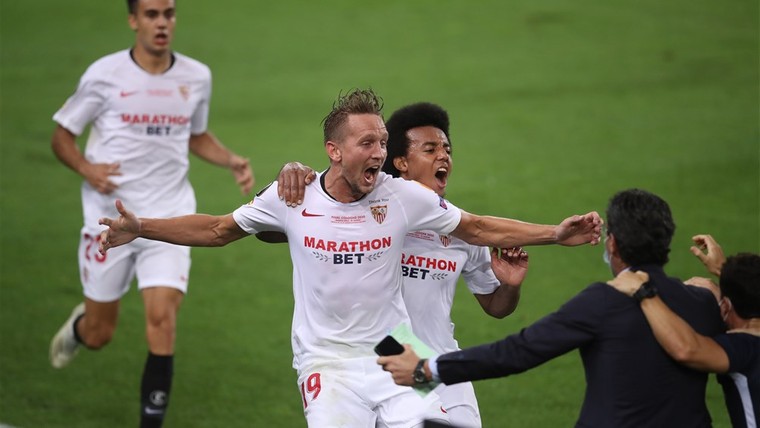 Absolute hoofdrol voor Luuk de Jong bij Europa League-winst Sevilla