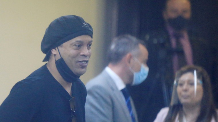 Rechter bepaalt: Ronaldinho is weer vrij om te gaan waar hij wil