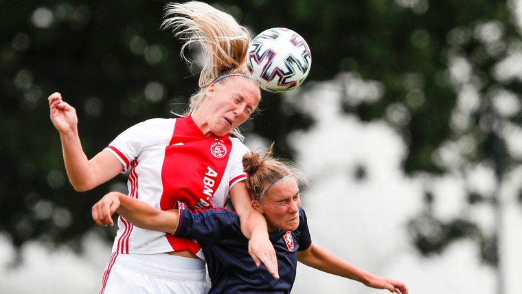 In het spoor van de Leeuwinnen: Ajax, PSV of toch FC Twente?