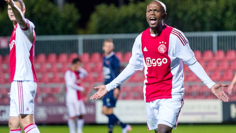 Ajax verkoopt aandelen: 'Ajax Cape Town heeft onvoldoende talent voortgebracht'