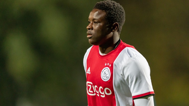 Ajax haalt Bandé na half jaar terug uit Zwitserland