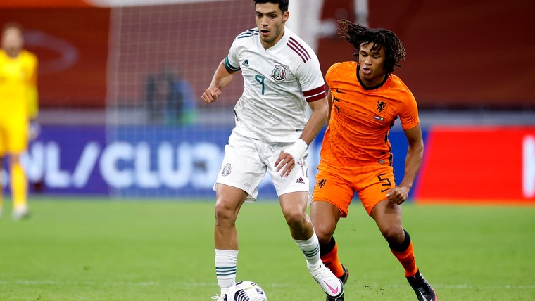 Tandeloos Oranje bezorgt De Boer teleurstellend debuut tegen Mexico