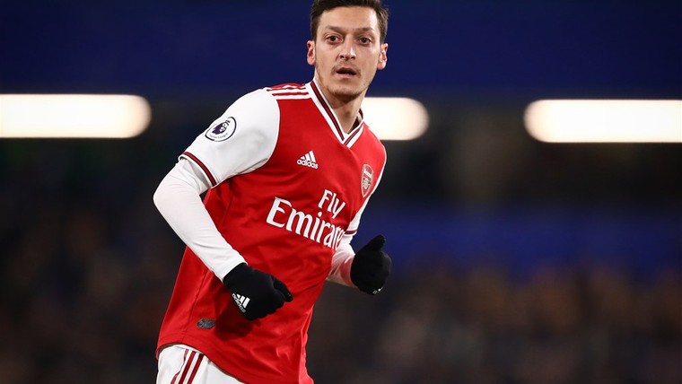 Arsenal-paria Özil: 'Pijnlijk dat mijn liefde voor de club niet beantwoord wordt'
