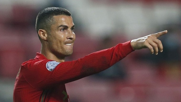 'Fenomeen' Ronaldo krijgt direct felicitatie bij onttronen Daei