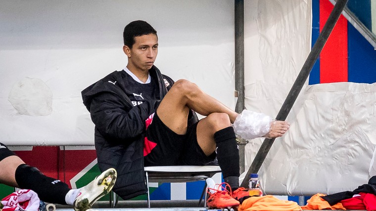 Jeugdtrainer PSV kreeg ontslag na transfer-apps aan Mauro Júnior