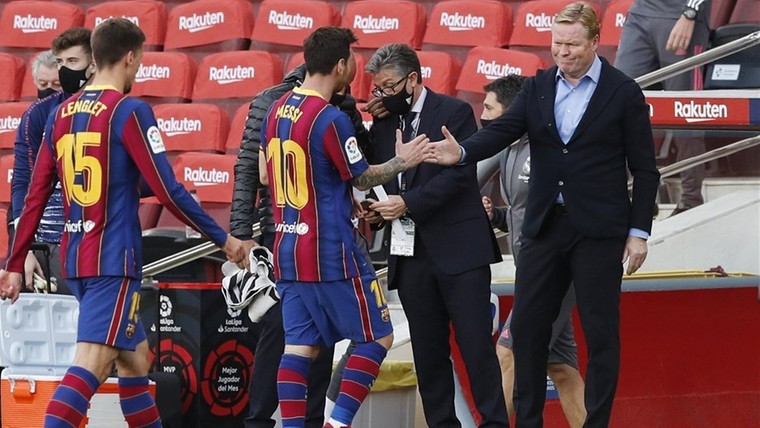 Geïrriteerde Koeman verdedigt Messi: 'Ik snap wel dat Leo pissig was'